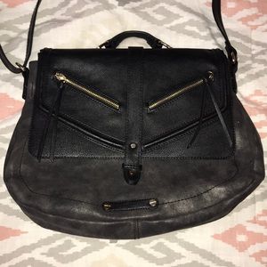 Durable & spacious laptop bag